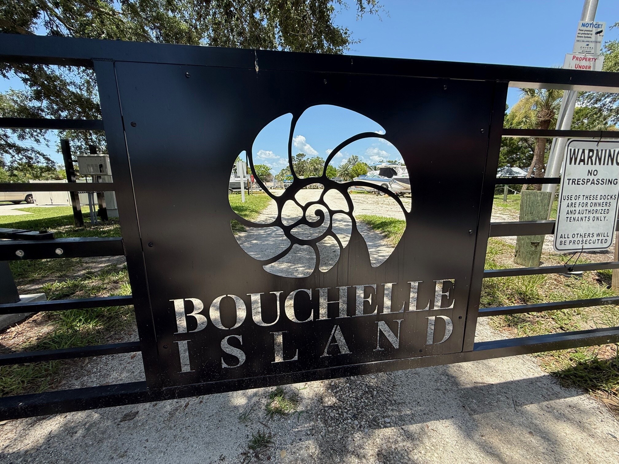 Building Photo - 468 Bouchelle Dr