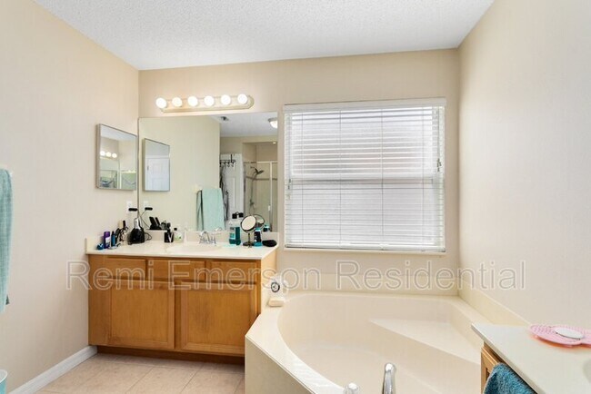 Building Photo - 611 Tuten Trail