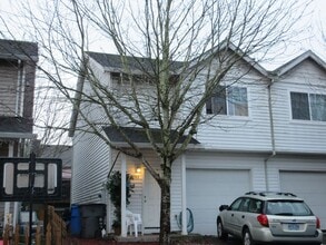 Building Photo - Charming 3bd, 2ba townhome in Bagley Downs...