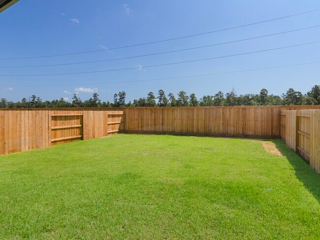 Building Photo - 15881 Blass Vly Dr