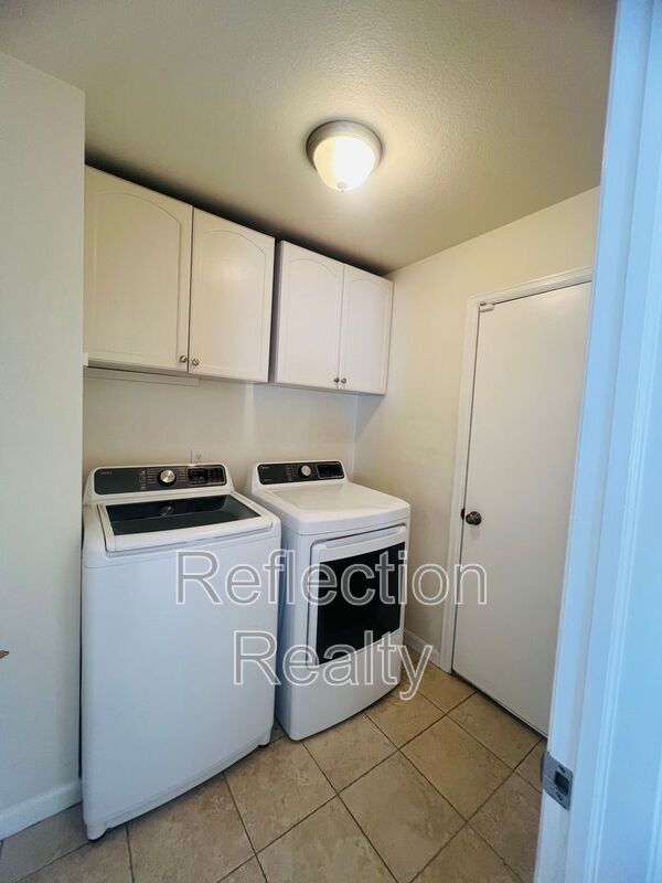 Building Photo - 5078 Pathfinder Dr