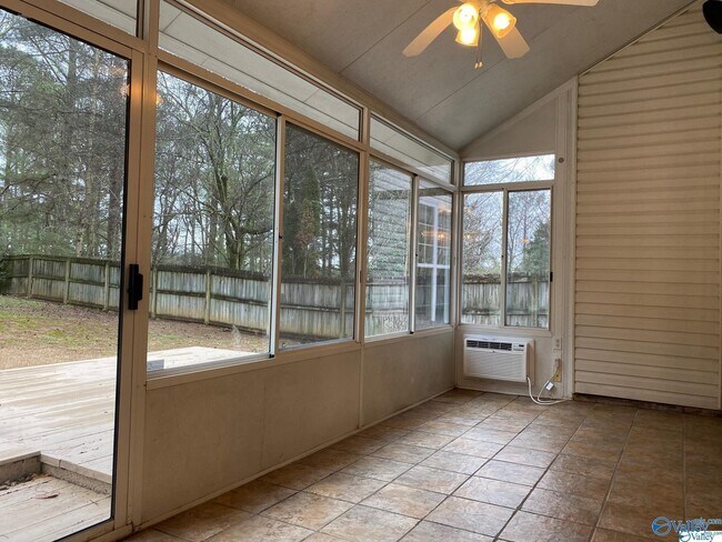 Building Photo - 417 Barrington Hills Dr