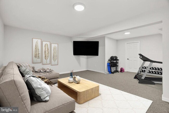 Building Photo - 8772 Manahan Dr