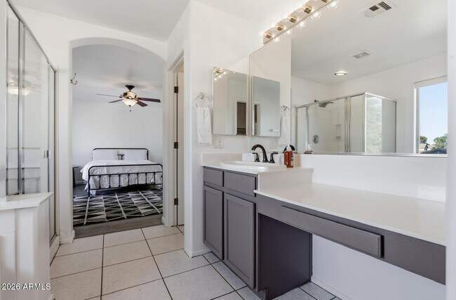 Building Photo - 220 W Beechnut Pl