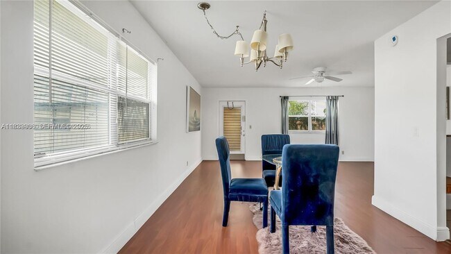 Building Photo - 703 Brittany Park