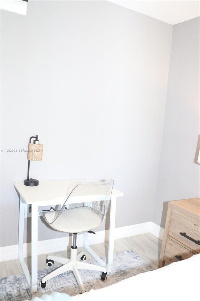 Building Photo - 4407 SW 16th Pl