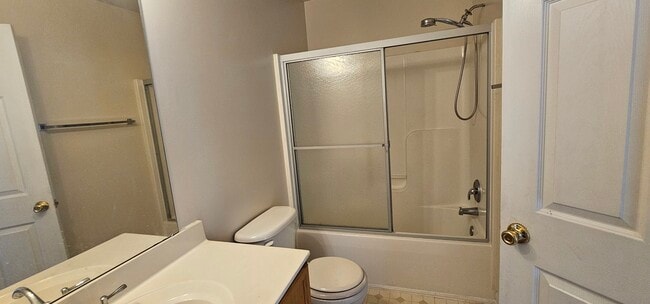 Building Photo - 9 E Calabash Ct