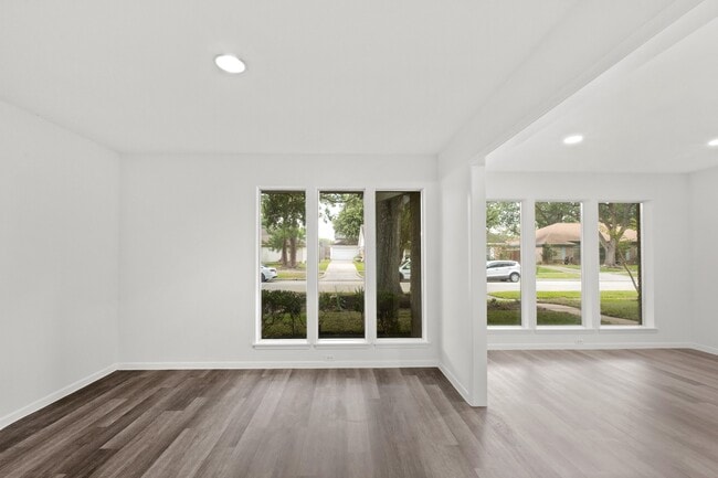 Building Photo - 8307 Braesview Ln