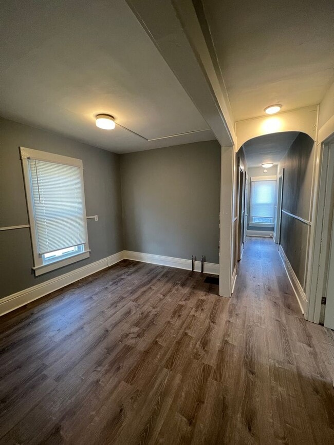 Building Photo - 4 Bedroom; 2 Bath single family home for rent!