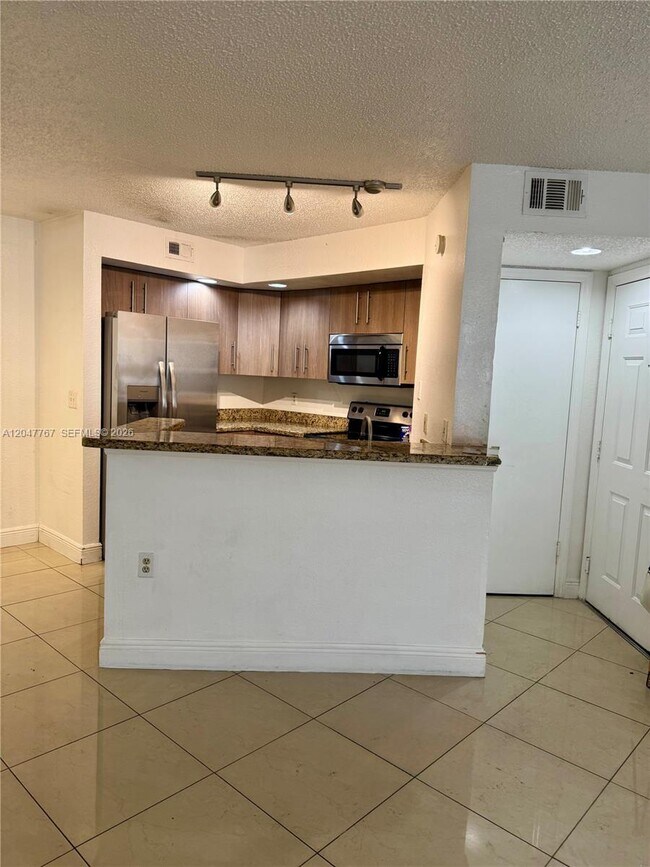 Building Photo - 13090 Vista Isles Dr