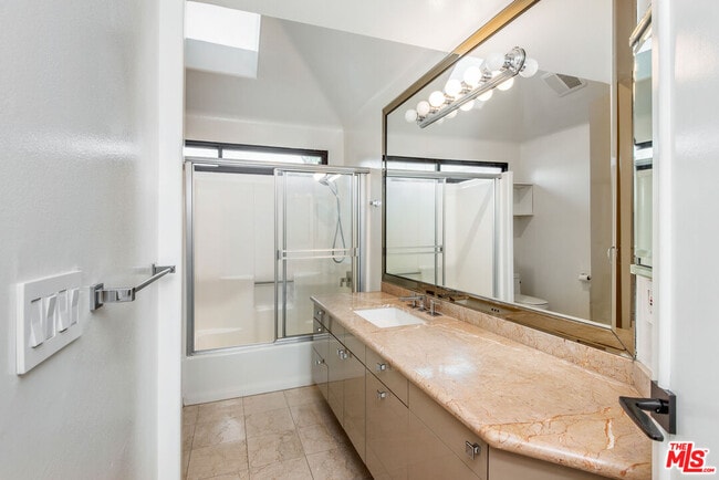 Building Photo - 7940 Vulcan Dr