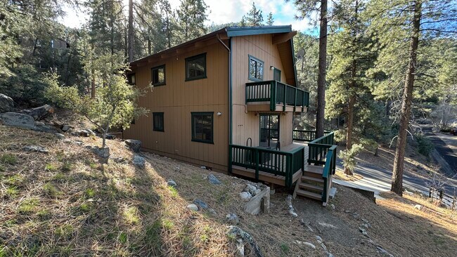 Building Photo - 2012 Symonds Dr