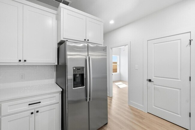 Building Photo - 6517 Inverness St