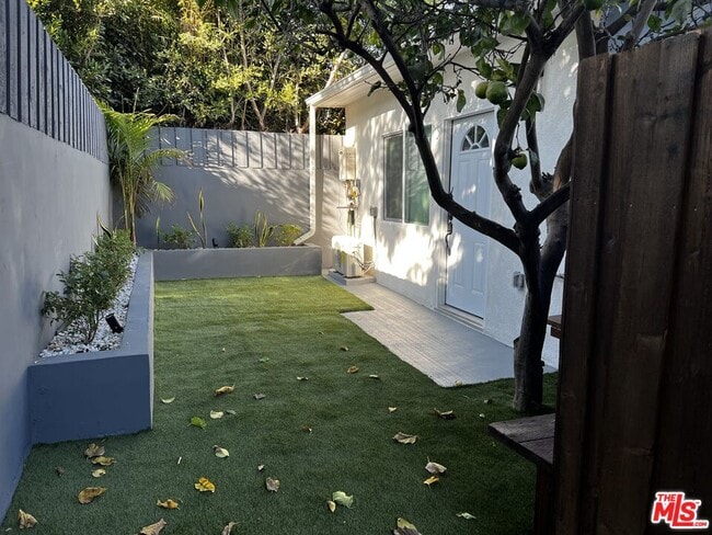 Building Photo - 13421 Zanja St