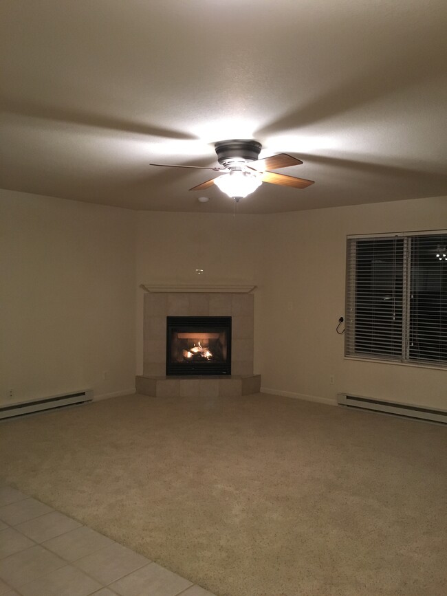 Great room - 5185 Samuelson Rd