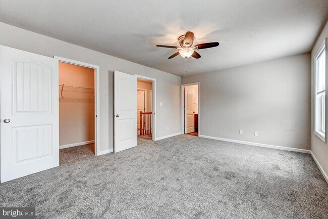 Building Photo - 180 Breezewood Dr