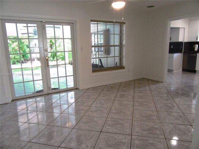 Building Photo - 4412 SW 127th Pl