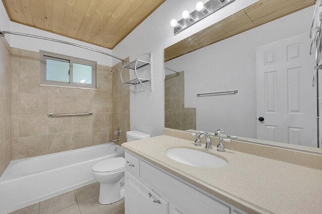 Building Photo - $2,600.00, 4-Bedroom, 3-Baths, Single Fami...