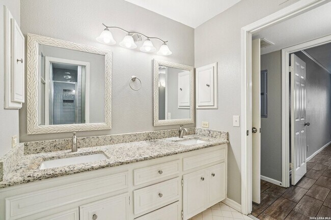 Building Photo - 6106 Vance Jackson Rd