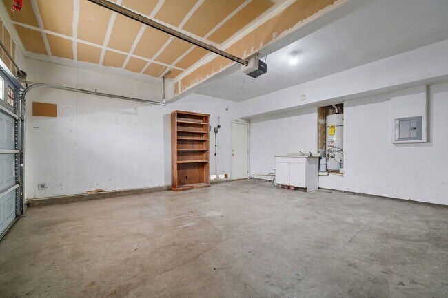 Building Photo - 1263 Montgomery Ln