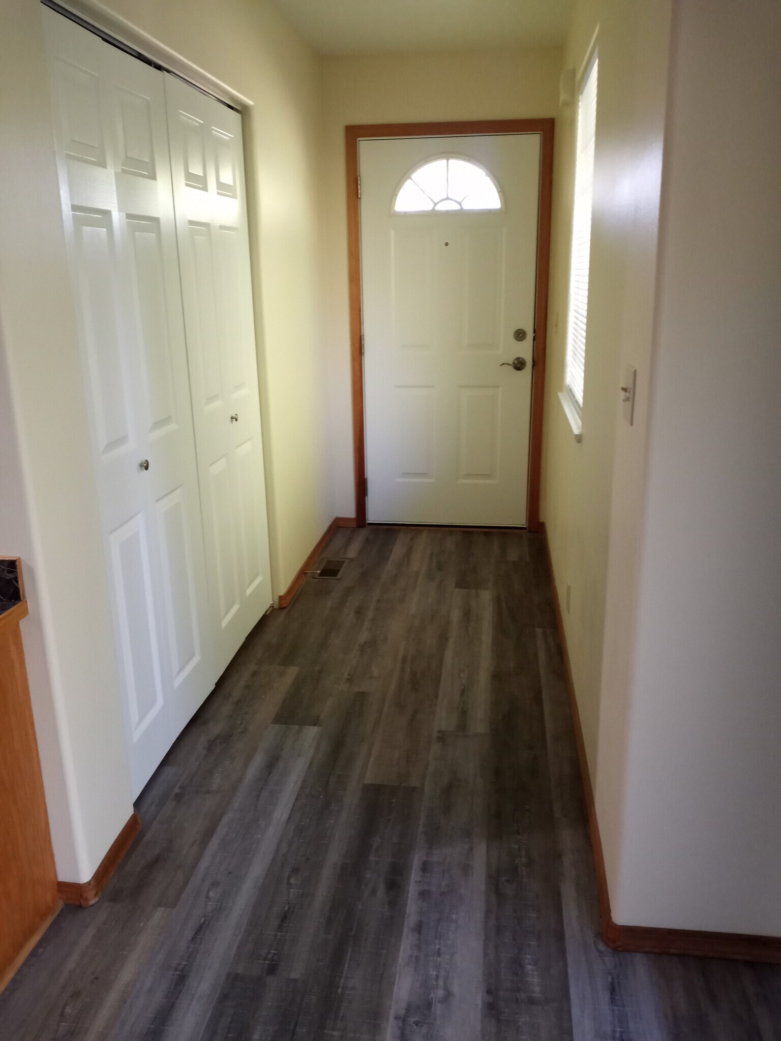 Hallway with closet - 1605 Cedar St