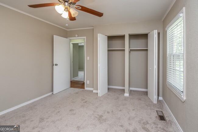 Building Photo - 6394 Waikiki Way