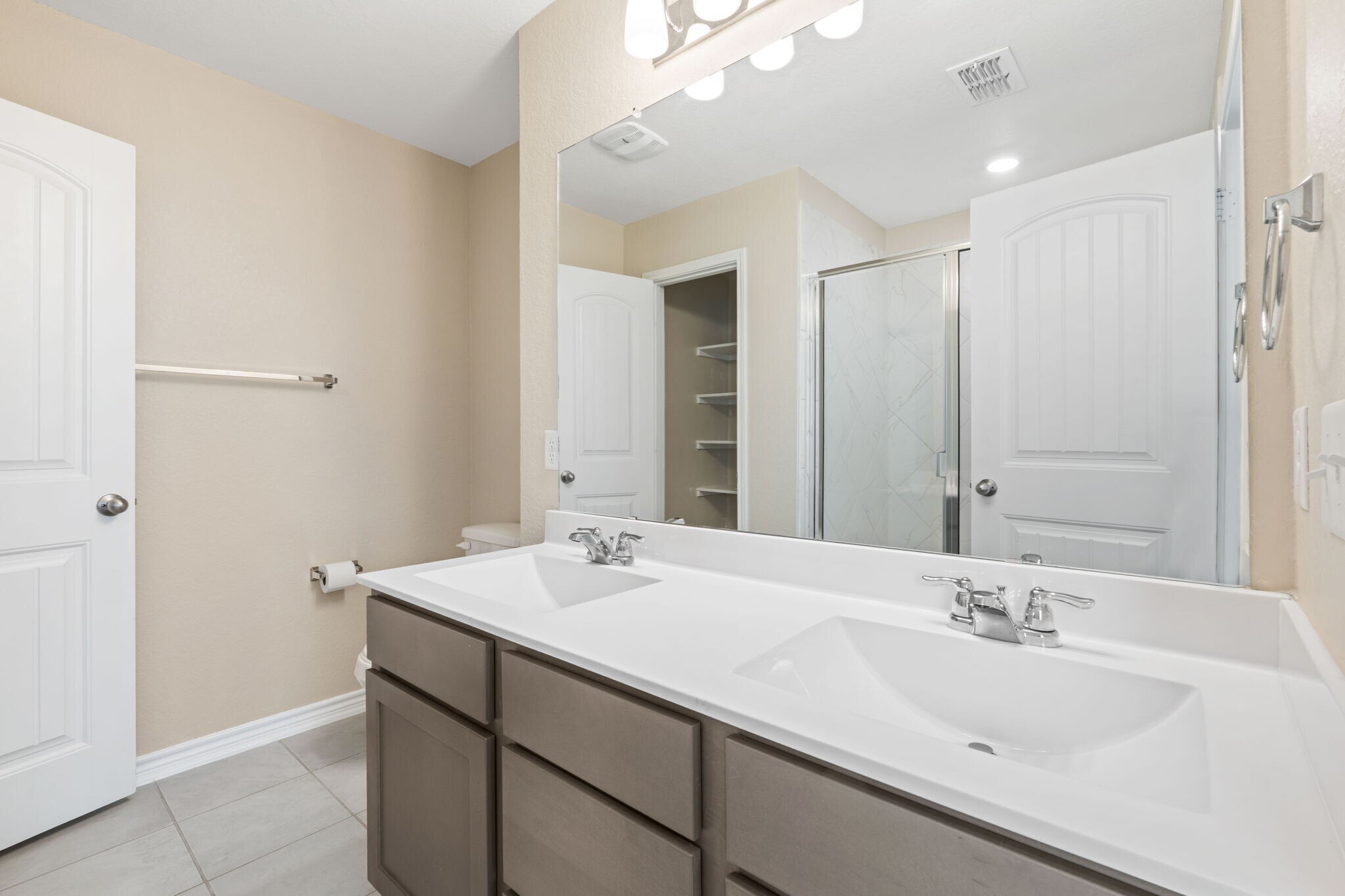 Building Photo - 9411 Braman Pt