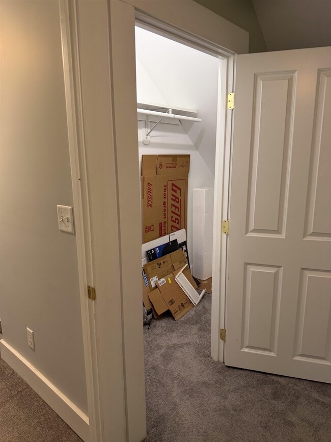 Building Photo - 24 Hill St