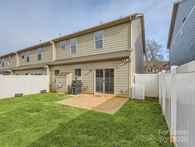 Building Photo - 145 Beacon Dr