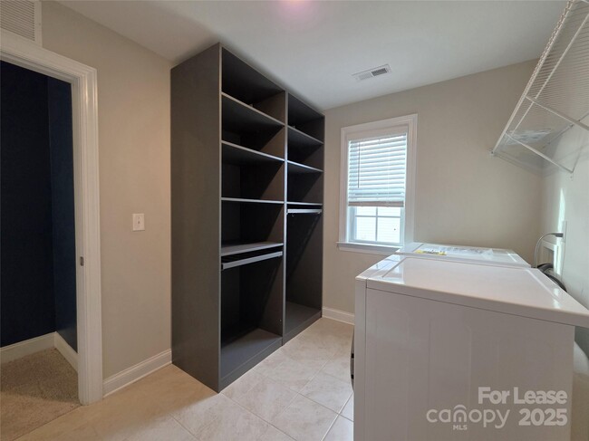 Building Photo - 11210 Streamwood Ln NW