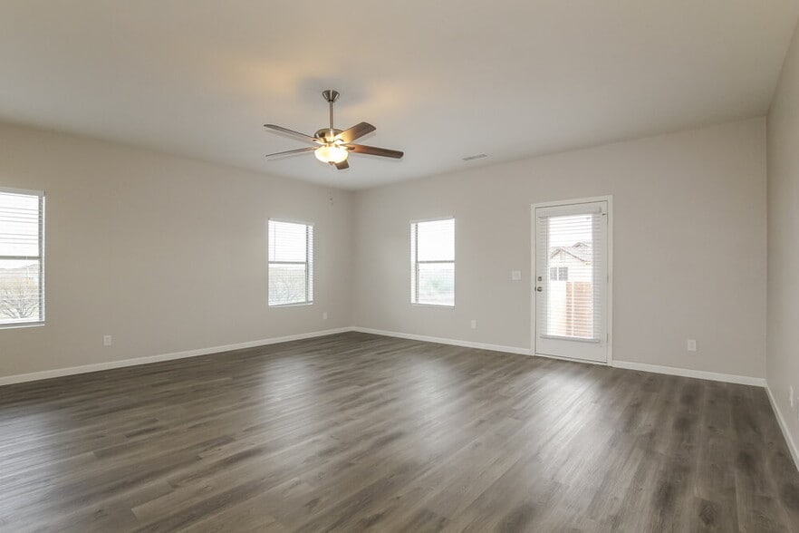 Building Photo - 16801 W Statler St