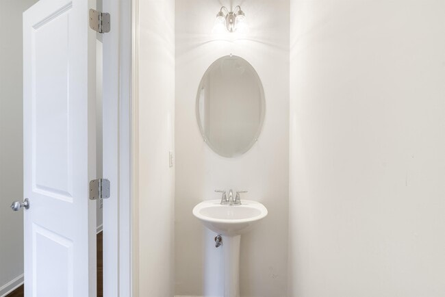 Building Photo - 5070 Longview Walk