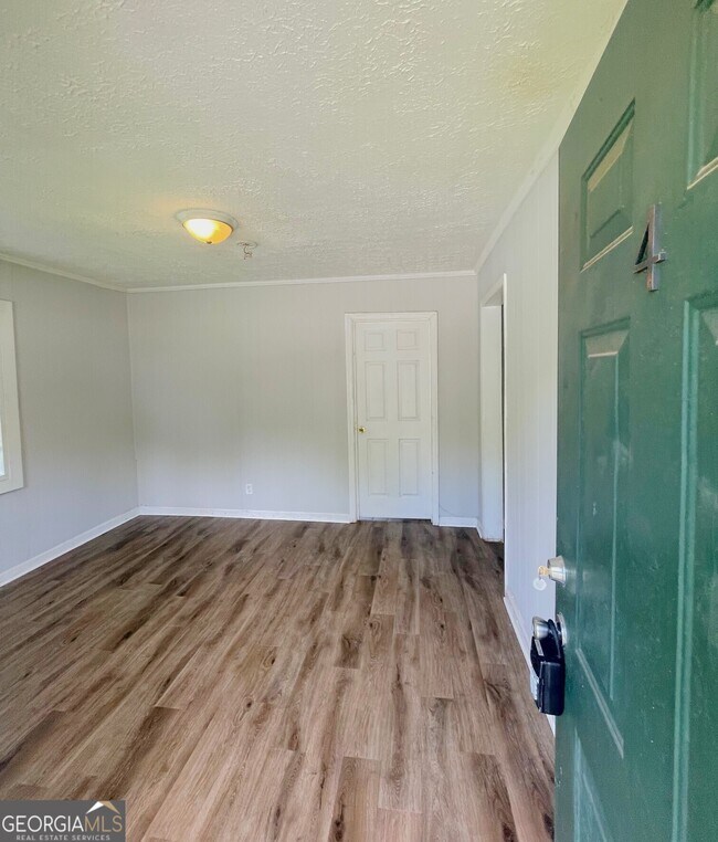 Building Photo - 6501 Elsie St