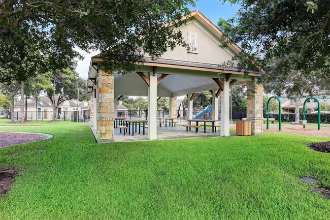 Building Photo - 1125 Shady Knoll Ln