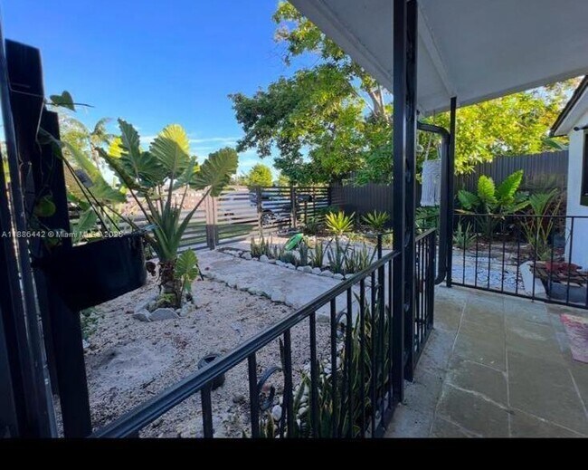 Building Photo - 311 NW 32nd Ct