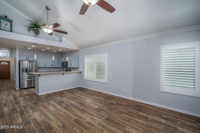 Building Photo - 6820 S Roosevelt St