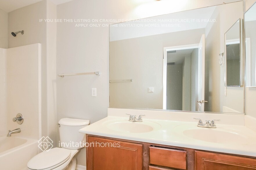 Building Photo - 977 W Jersey Way