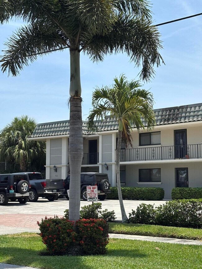 Building Photo - 714 Northlake Blvd
