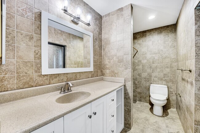 Building Photo - 20977 Country Creek Dr
