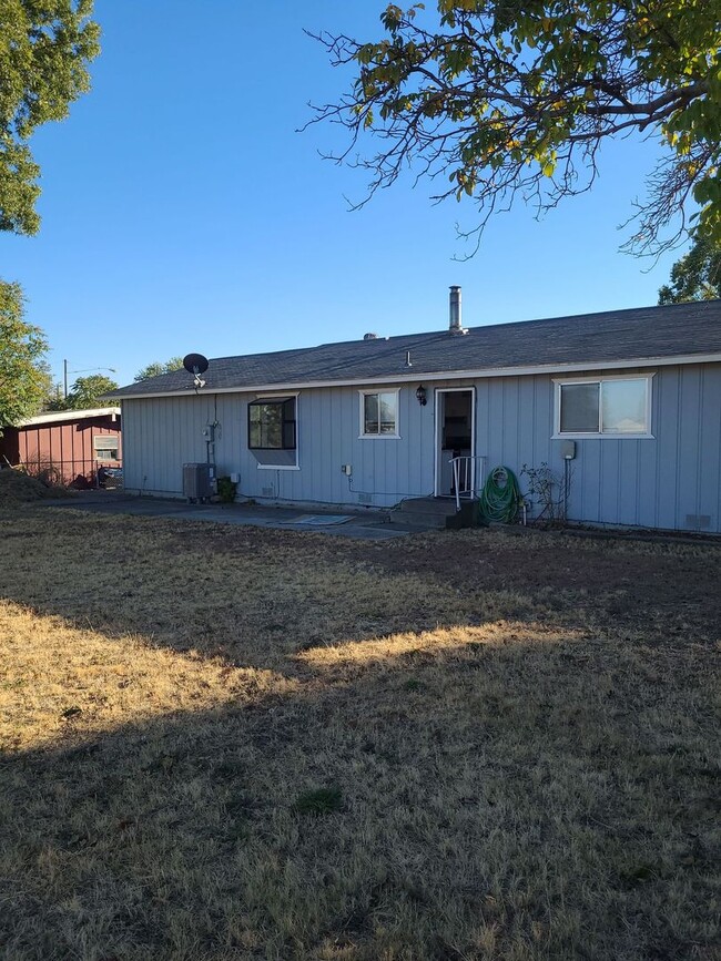 Building Photo - House with Garage & Fenced Yard