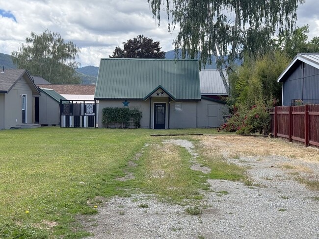 Building Photo - Charming 1-Bedroom Home – All Utilities Included!