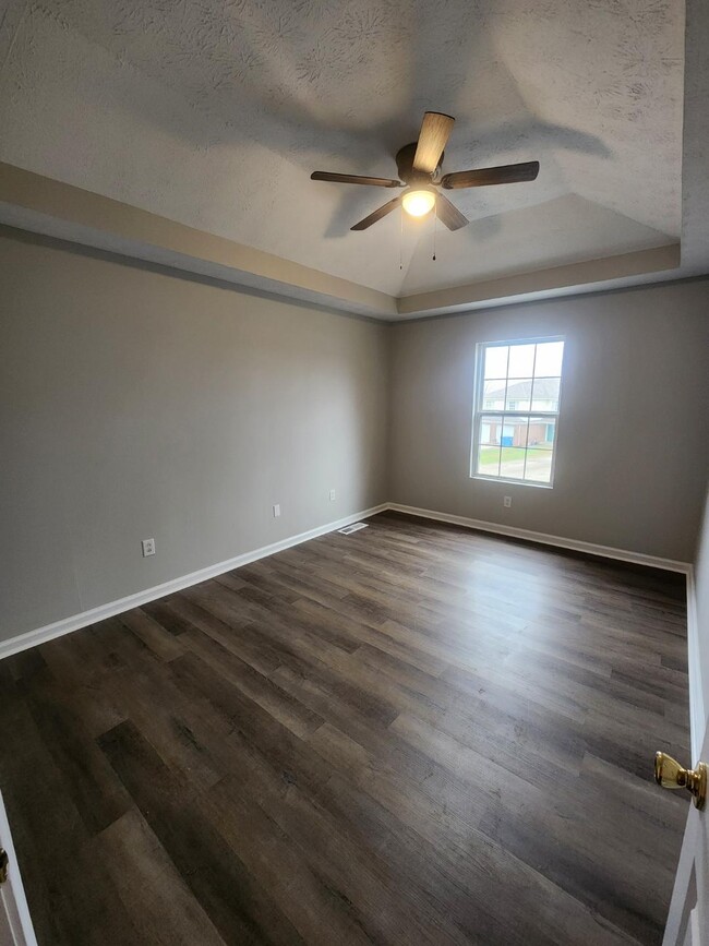 Building Photo - 113 Karen Ct