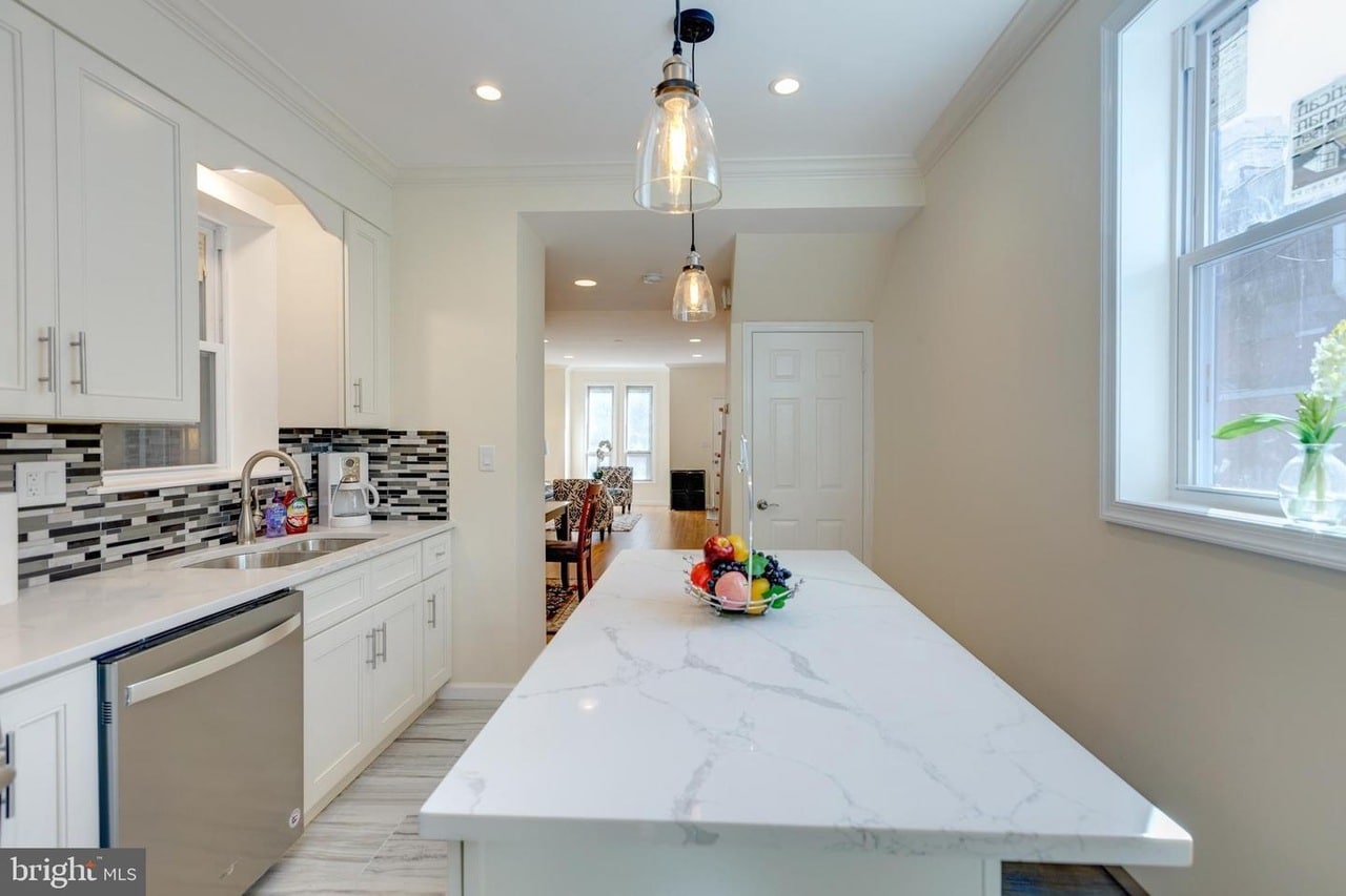 kitchen - 1102 Trinidad Ave NE