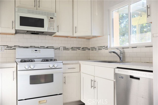 Building Photo - 8425 Sunset Trail Pl