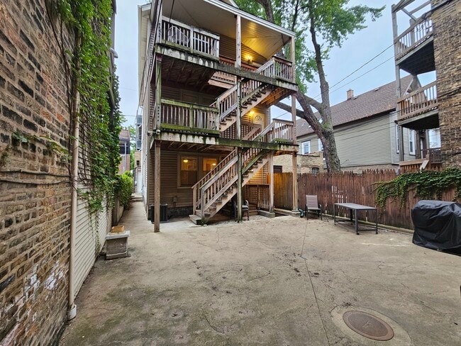 Building Photo - 2646 N Orchard St