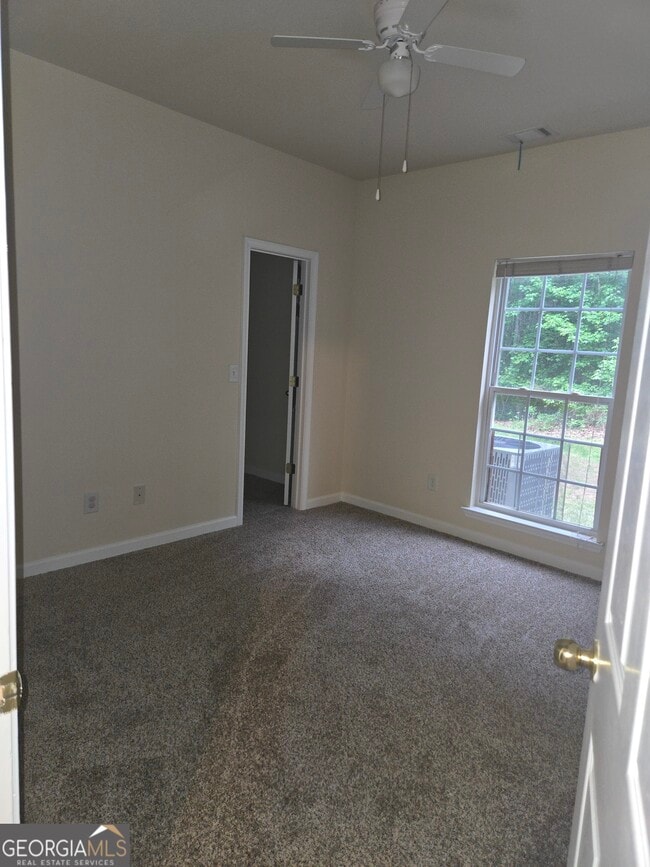Building Photo - 156 Red Bank Rd