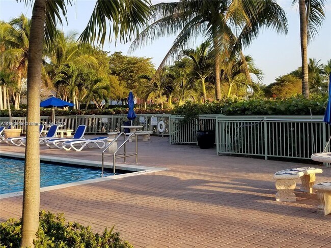 Building Photo - 6540 NW 114th Ave