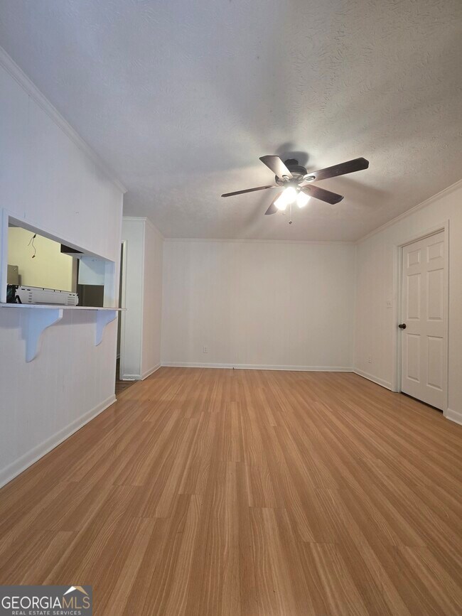 Building Photo - 4215 Terrace Dr