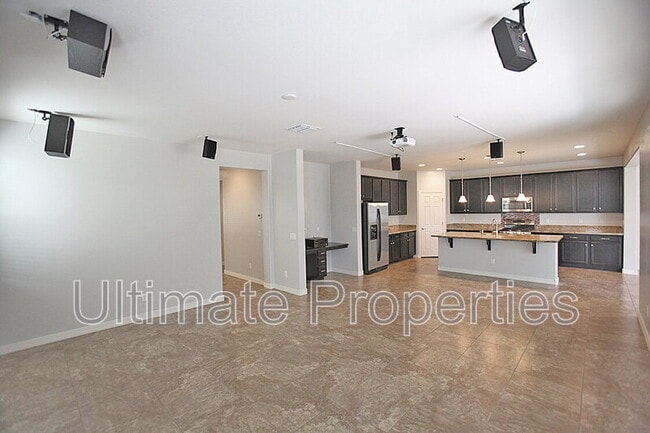 Building Photo - 9907 W Louise Dr