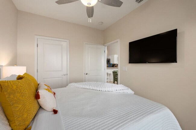 Building Photo - 108 Las Joyas Blvd